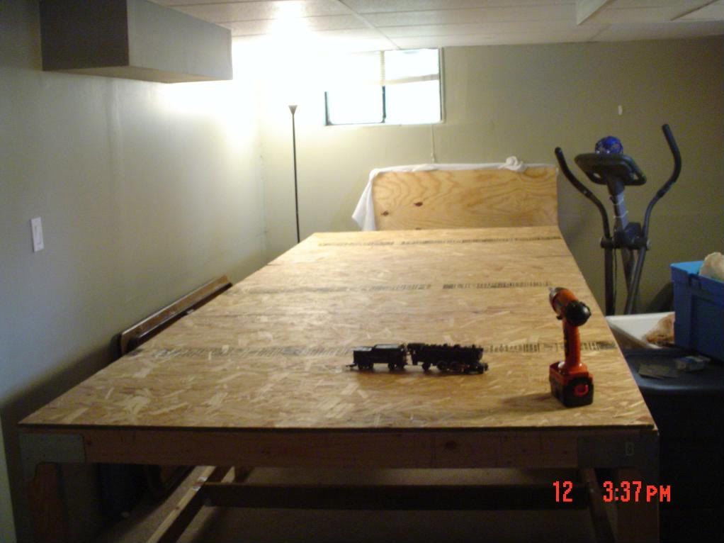 model train table building